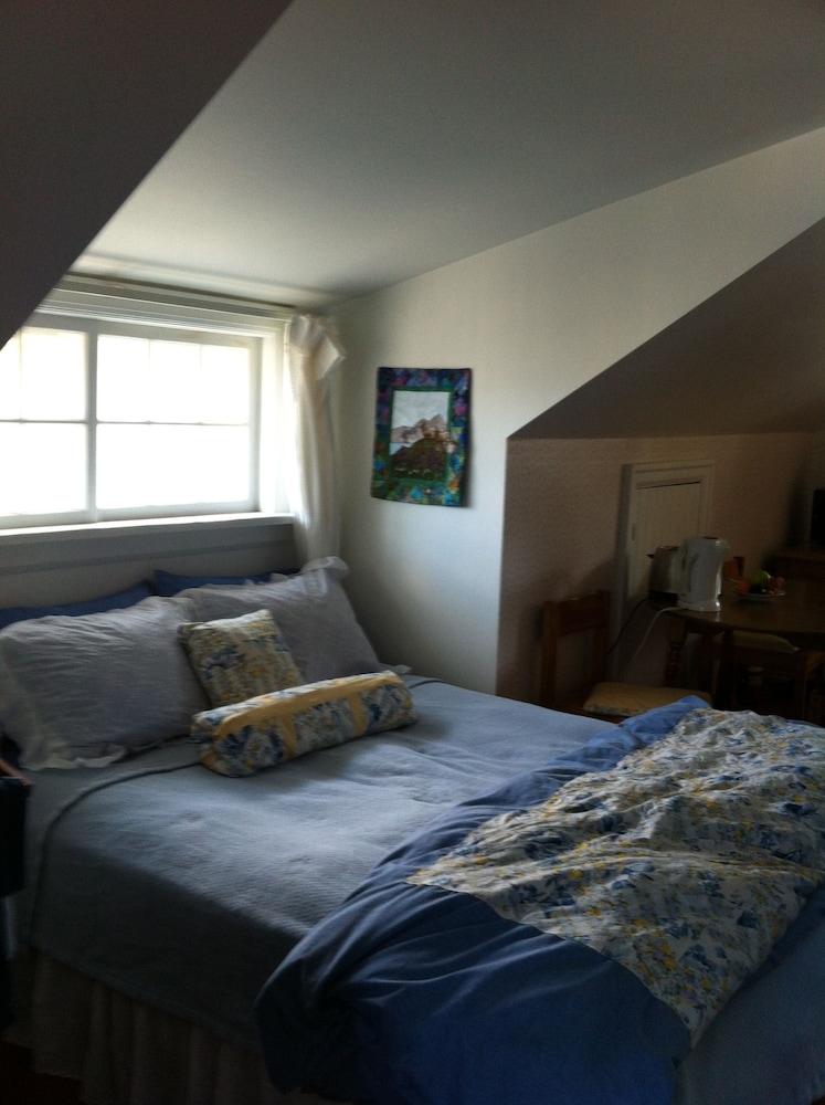 Family Double Room Single Use, 2 Queen Beds photo 3