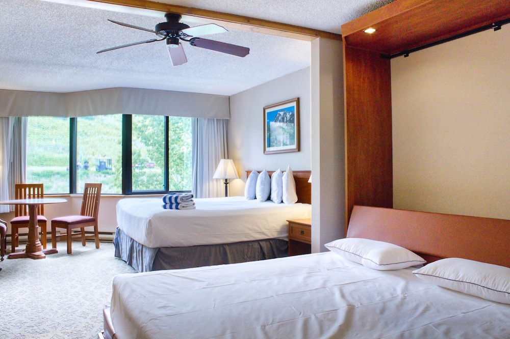 Signature Studio, Multiple Beds No Resort Fee