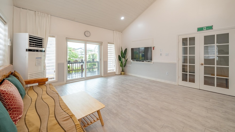 Basic Room, 4 Bedrooms (Private Poolvilla 1F+2F) photo 1