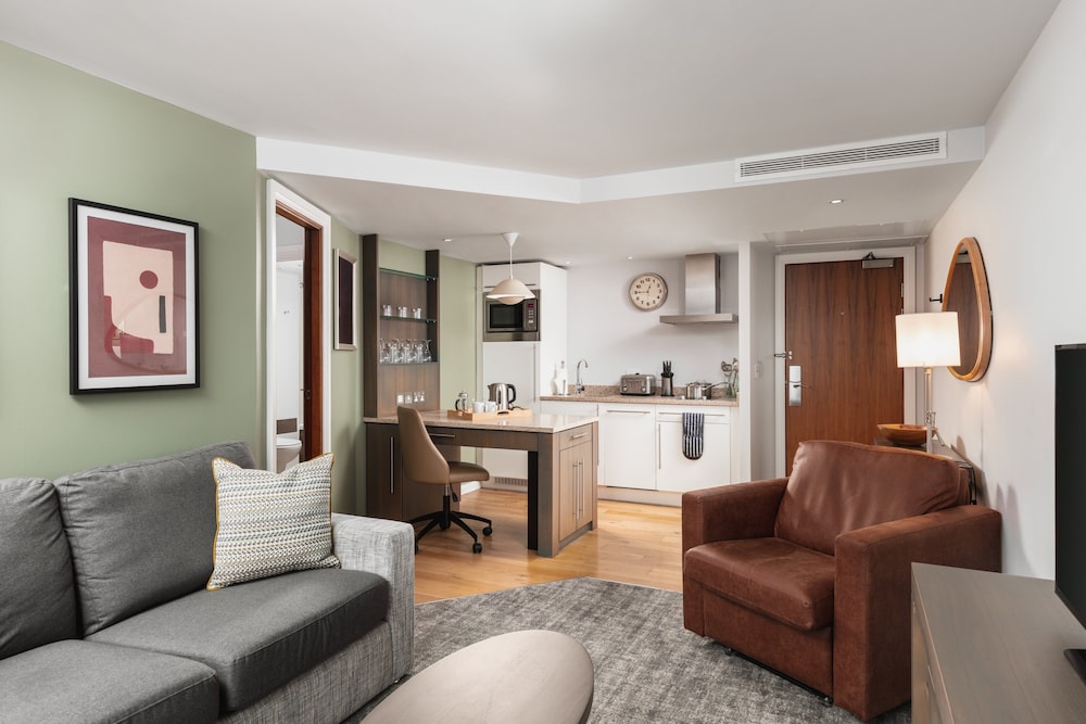 Suite, 1 Bedroom, Kitchen - Photo 1