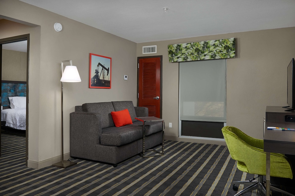 Suite, Accessible, Non Smoking - Photo 6