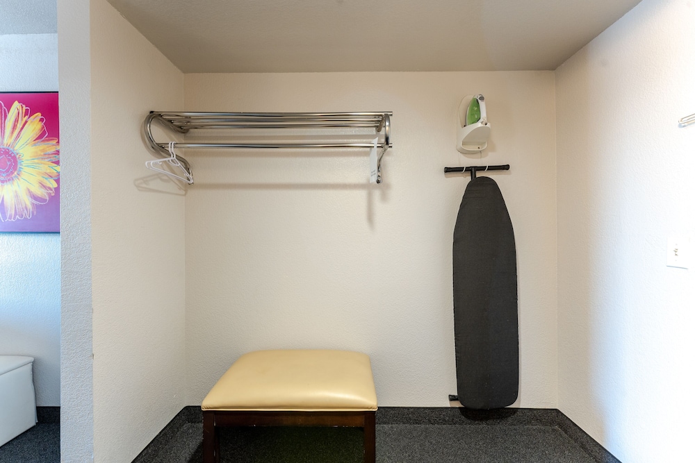 Deluxe Suite (Non Smoking) - Photo 4