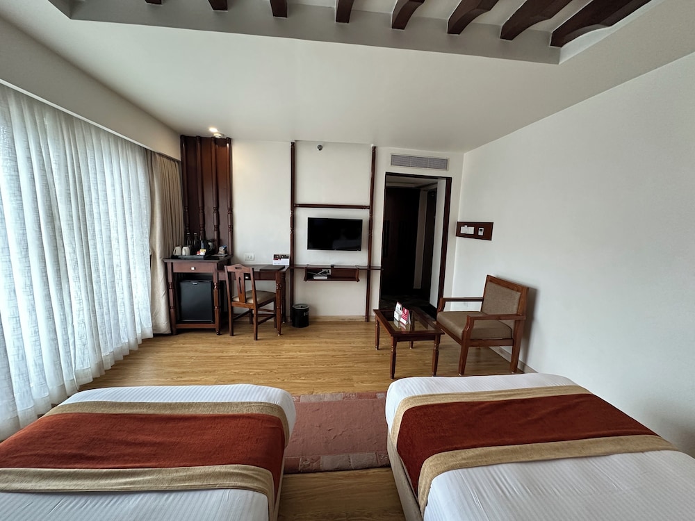 Luxury Double or Twin Room photo 2