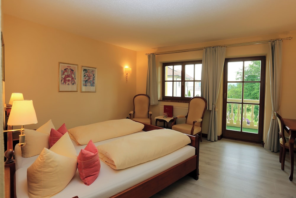 Classic Single Room, Balcony