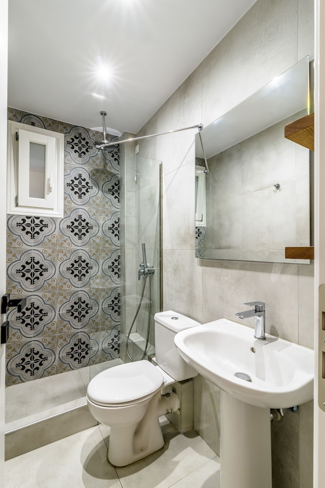 Standard Triple Room, Sea View - Photo 6
