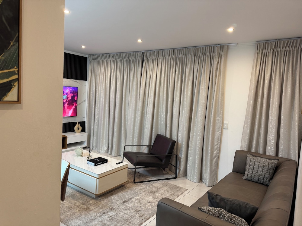 Luxury Apartment, City View photo 1