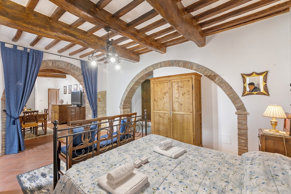 Standard Apartment, Multiple Bedrooms (Studio With Pool And Garden) photo 1