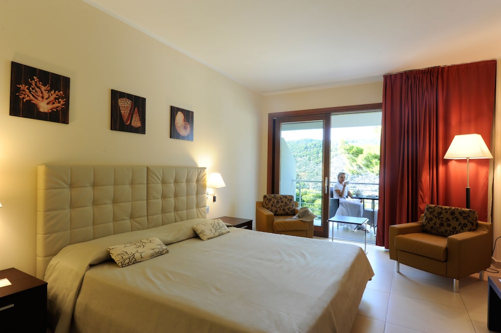 Grand Room, 2 Bedrooms