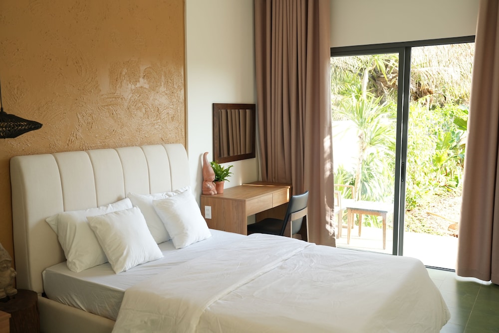 Luxury Studio Suite, Pool View photo 1