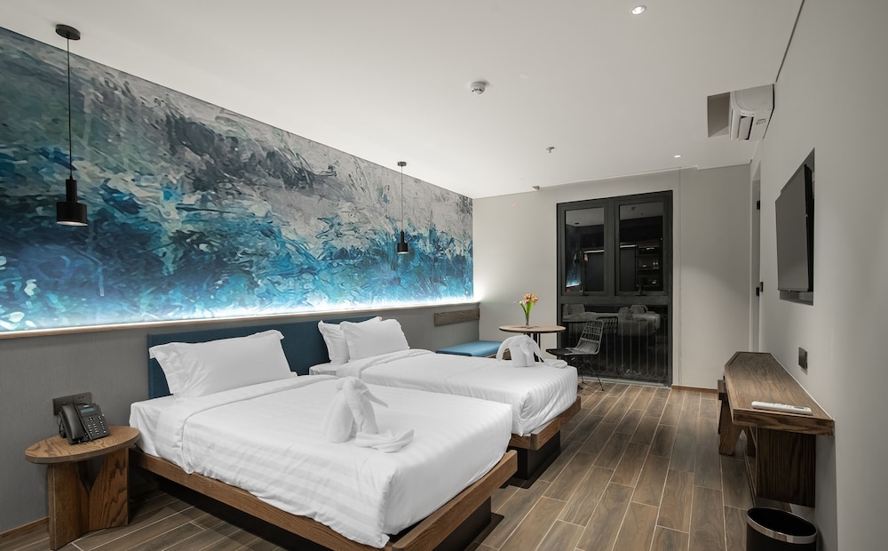 Deluxe Room, City View photo 2