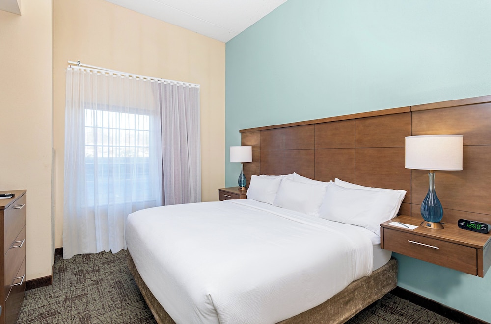 Suite, 1 King Bed - Photo 3