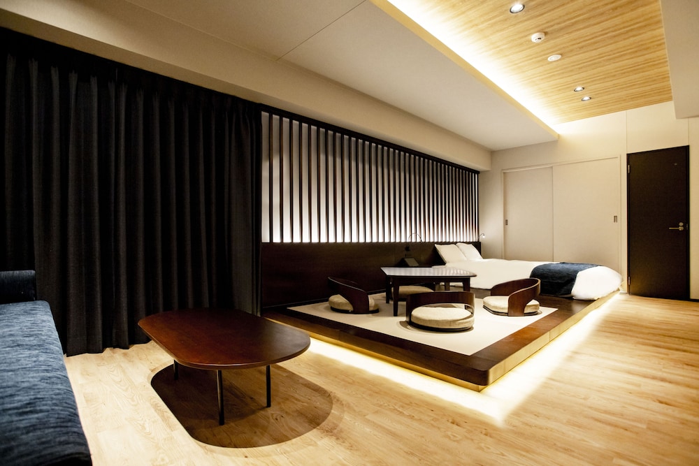 Japanese Modern - Photo 2