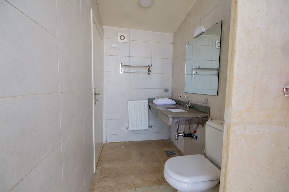 Economy Double or Twin Room, 1 Bedroom, Shared Bathroom photo 2