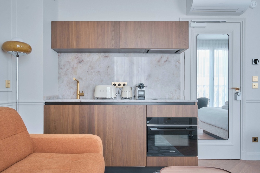 Deluxe Studio with Balcony and City View 502