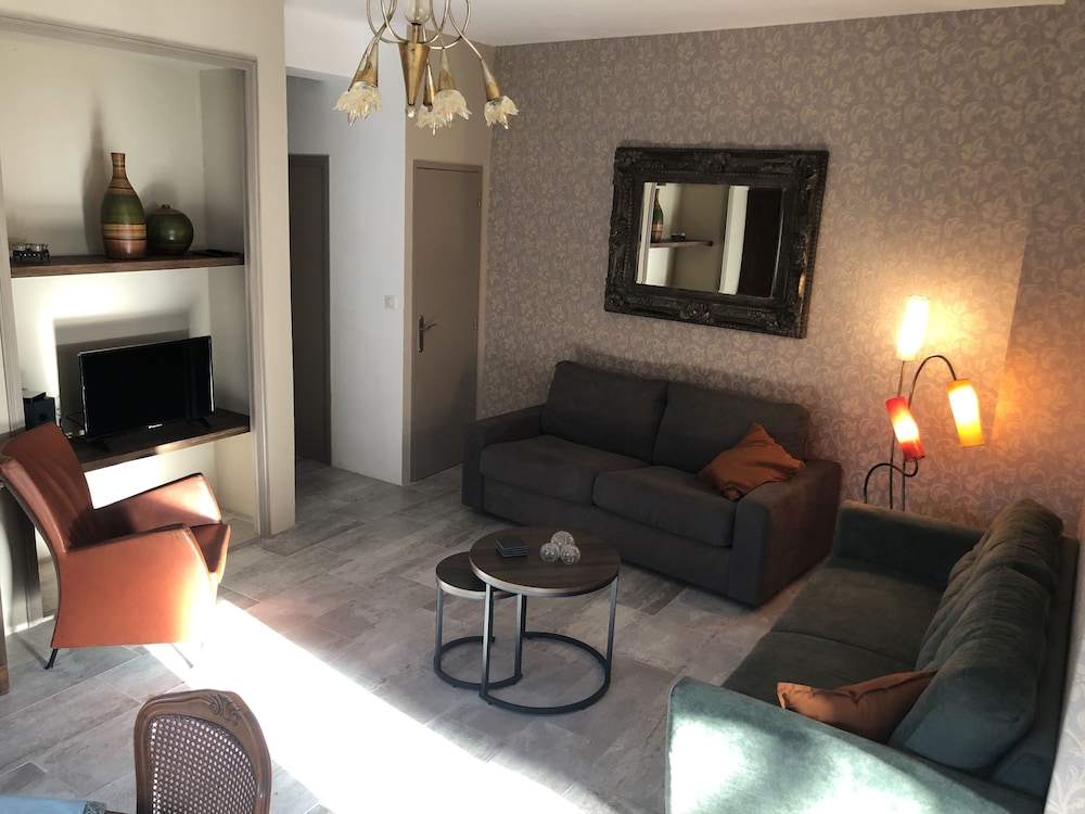 Comfort Apartment, 1 Queen Bed with Sofa bed photo 3