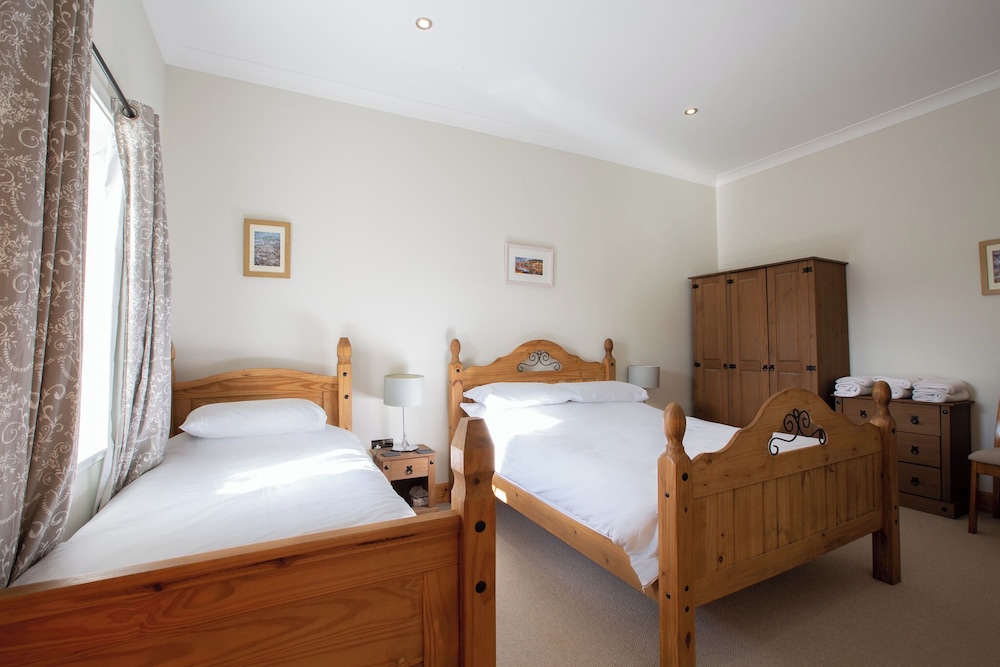 Apartment, 1 Bedroom, Valley View - Craiglaggan (Non Pet Friendly) photo 2