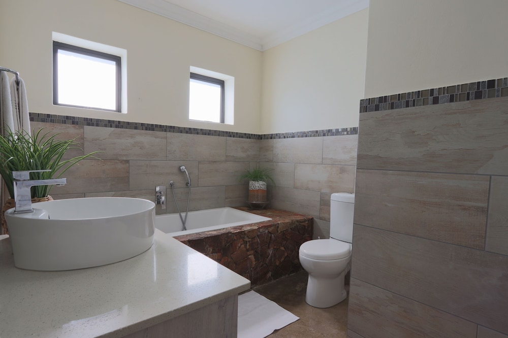 Luxury House photo 2