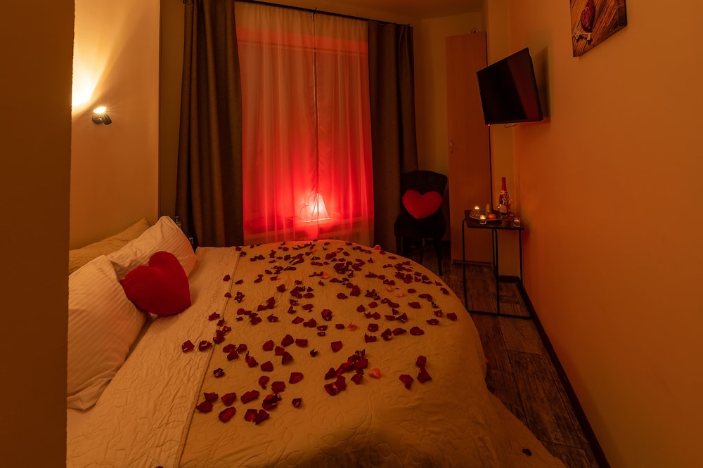 Honeymoon Room (6) photo 1