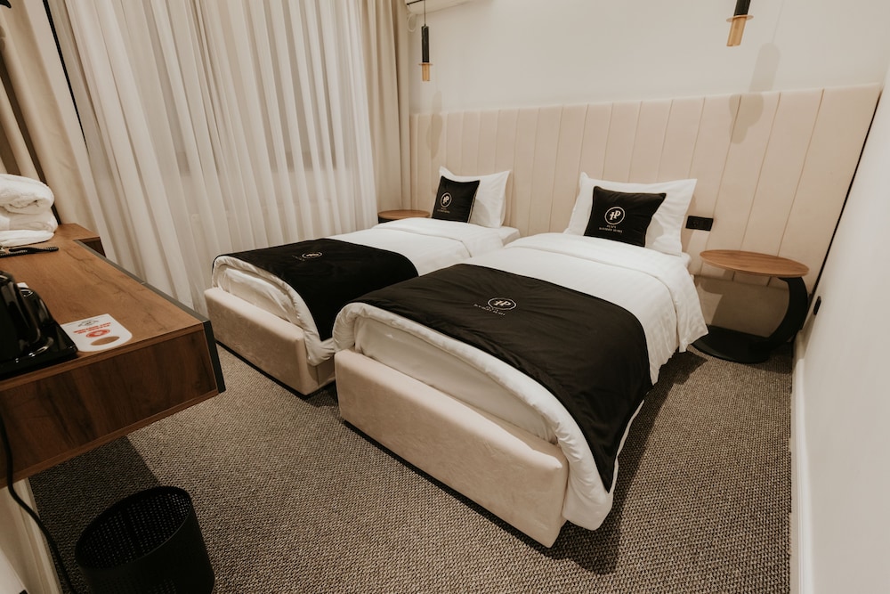 Standard Twin Room, 2 Twin Beds - Photo 4