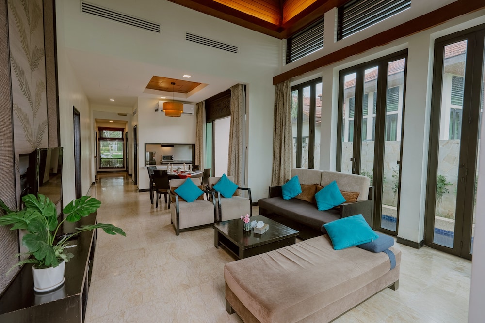2 Bedroom Seaview Pool Villa photo 2