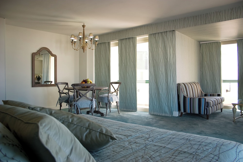 Junior Suite (Executive)