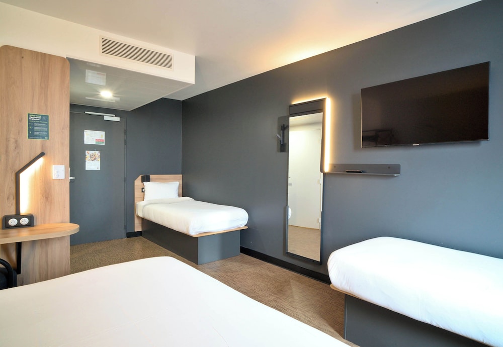 Quadruple Room, Non Smoking - Photo 3