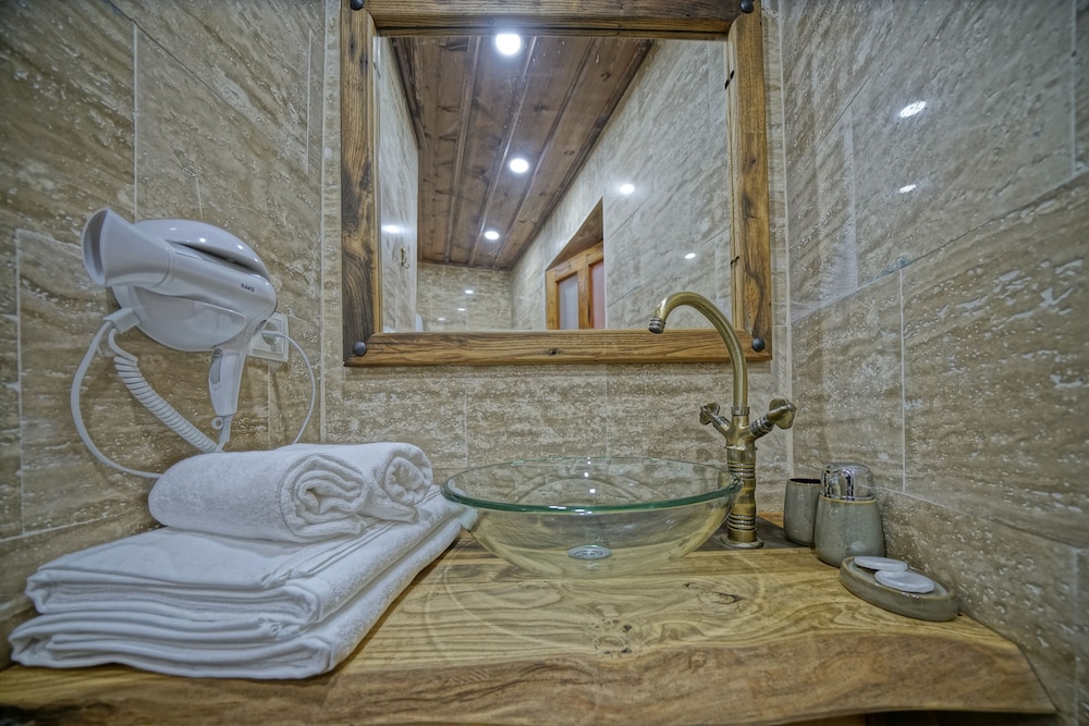 Standard Twin Room - Photo 8