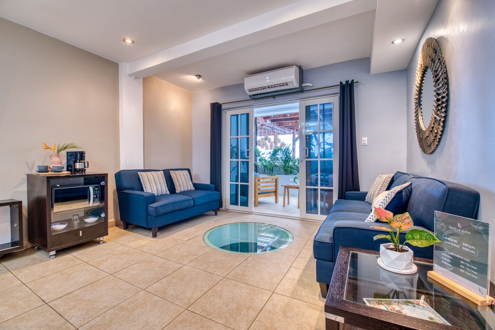 Starfish Pool View Ground Floor King Suite photo 2