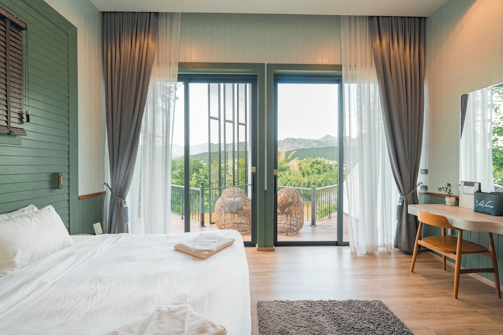 Deluxe Double Room, River View - Photo 4