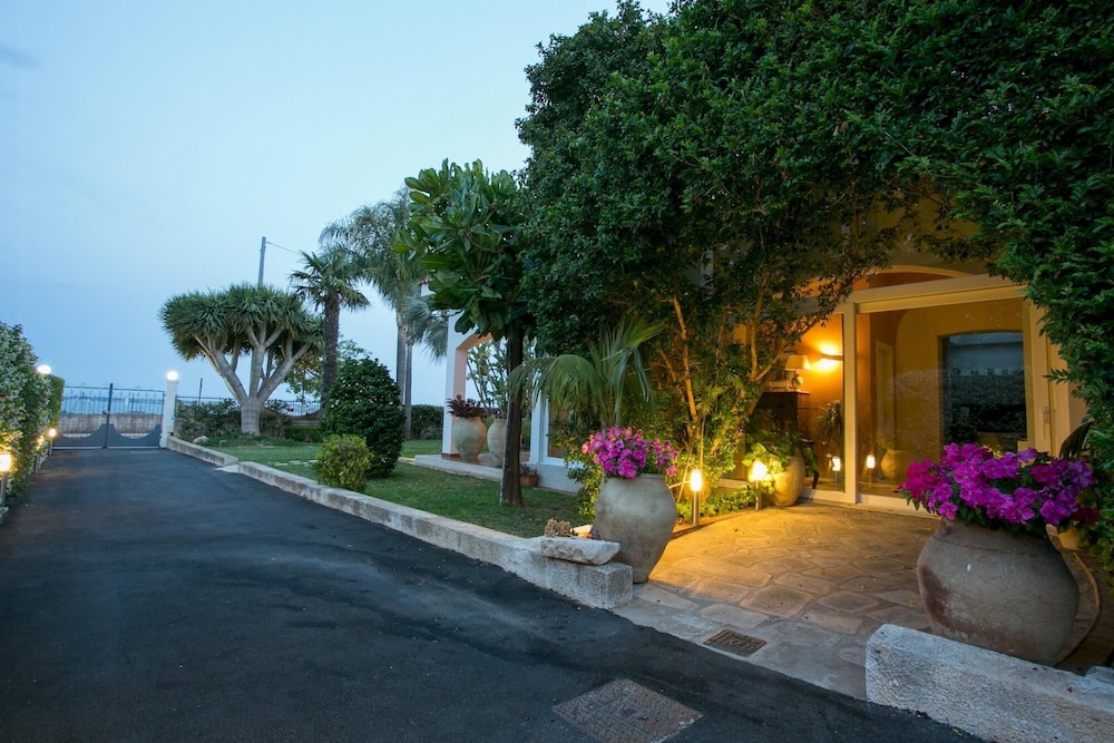 Villa photo 2