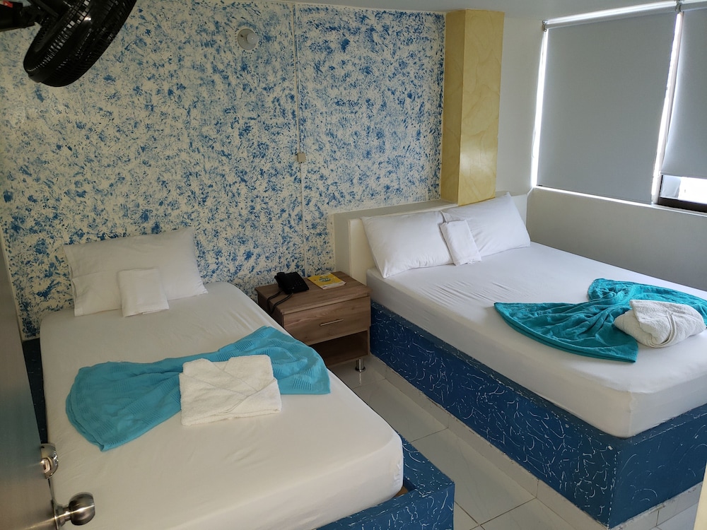 Family Room, 2 Double Beds photo 2