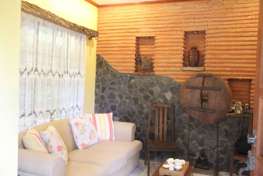 House, 3 Bedrooms photo 2
