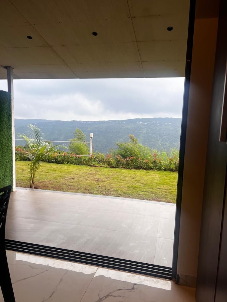 Basic Room, Balcony, Mountain View photo 2