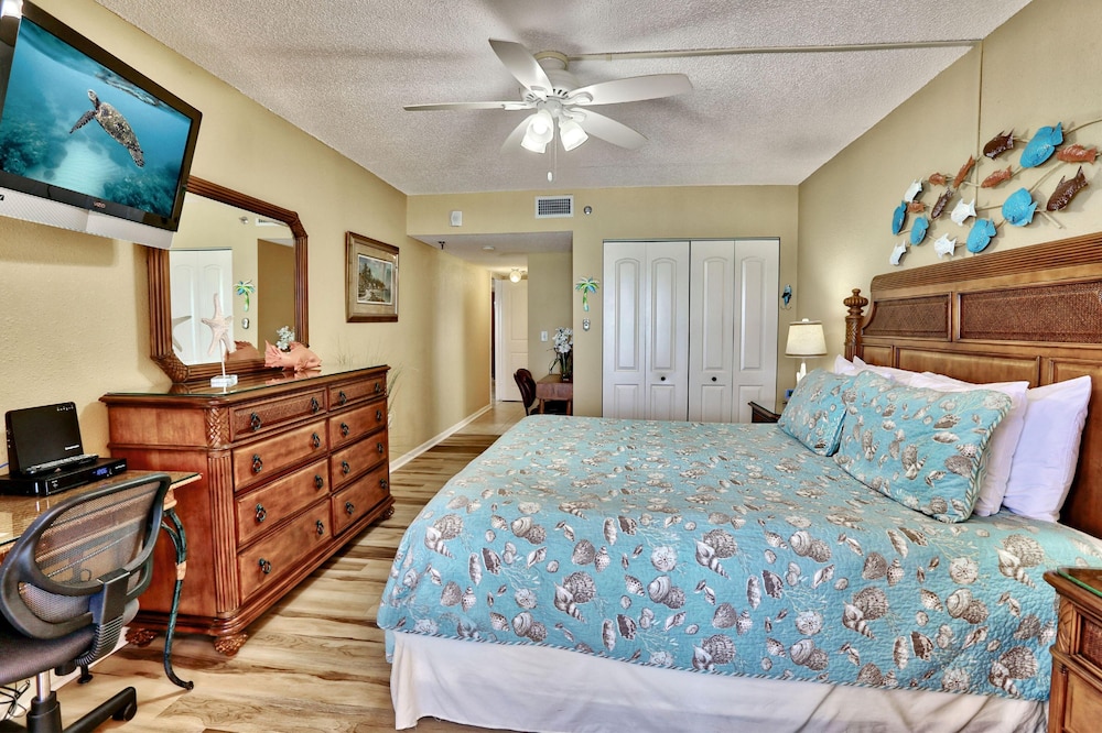 Condo, 1 King Bed with Sofa bed (Villa Madeira 506 - Premier) photo 2