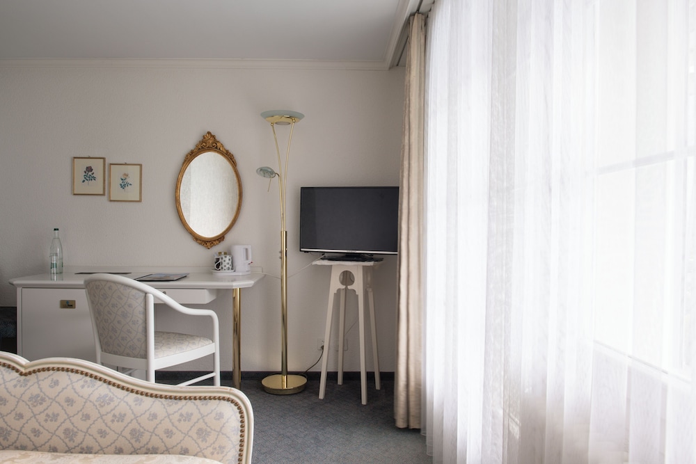 Standard Single Room, Balcony, Lake View photo 2