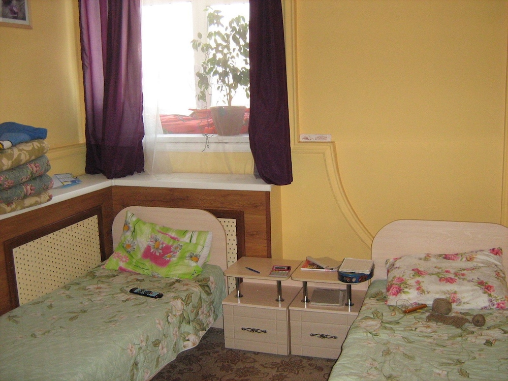 Basic Room, 2 Twin Beds, Shared Bathroom photo 1