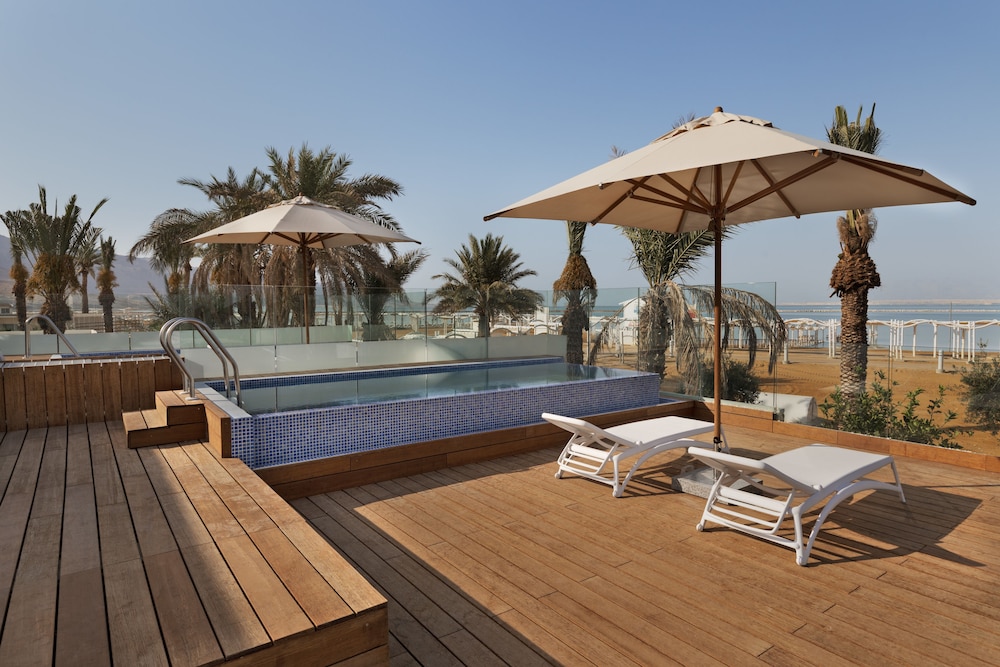 Premium Big Balcony with Private Pool and Pool View