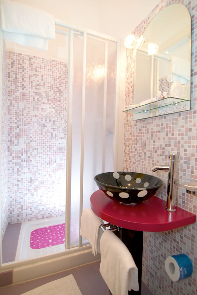 Classic Triple Room, Sea View photo 2