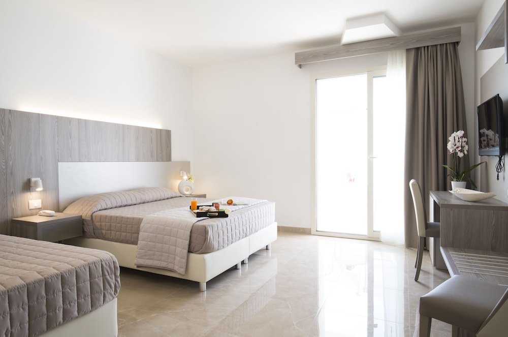 Triple Room, Balcony photo 2