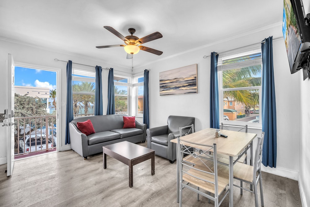 Spectacular Ocean View Corner Apartment