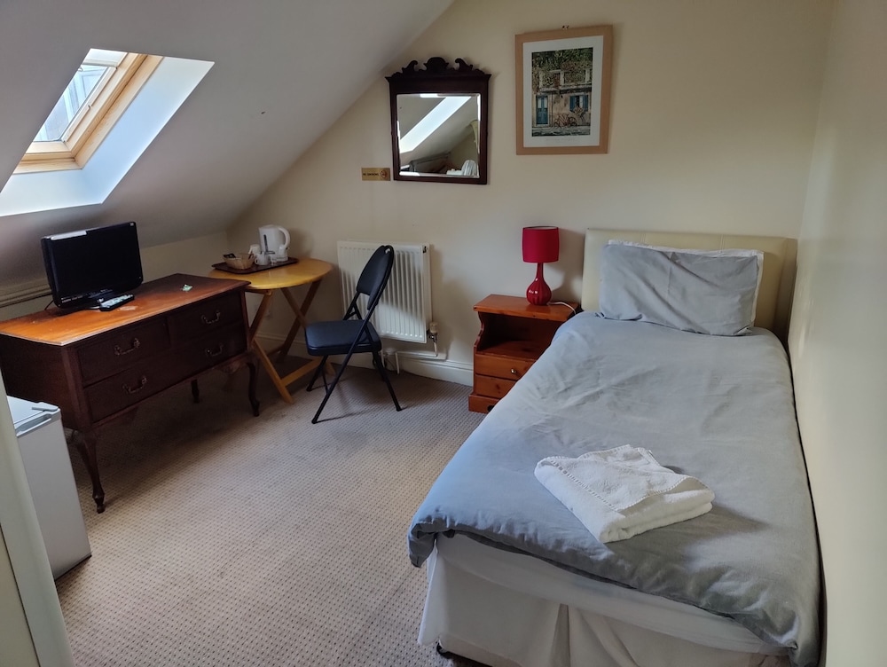 Standard Single Room - Shared