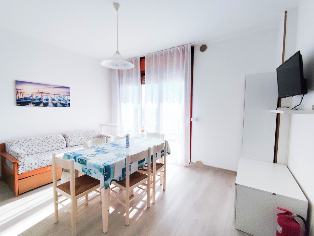 Apartment, 2 Bedrooms, Balcony, City View