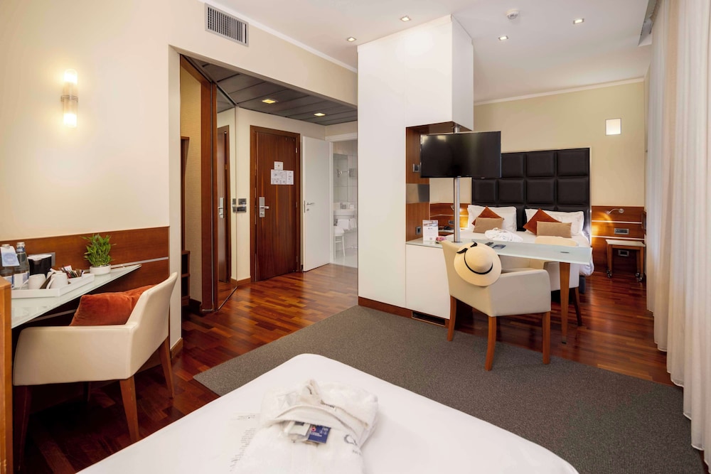 Junior Suite, 1 Queen Bed