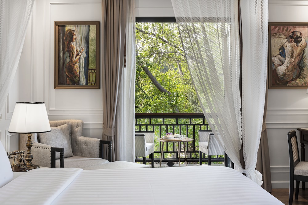 Honeymoon Suite