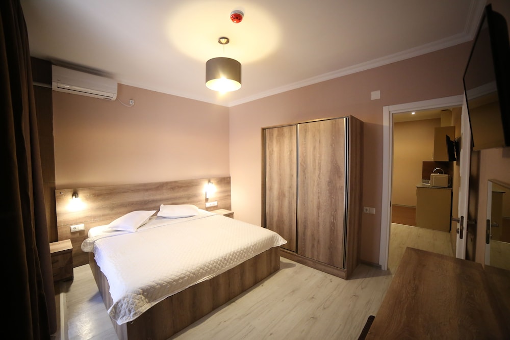 Family Studio Suite