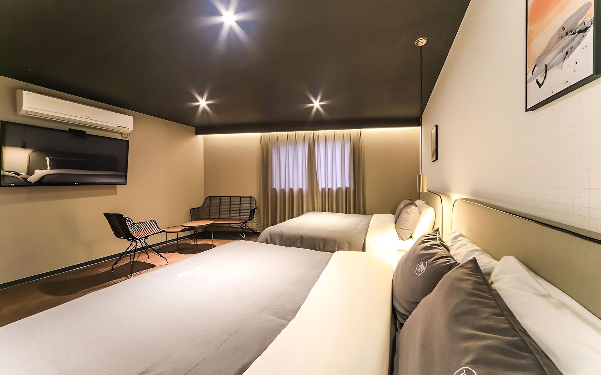 Room (VIP Twin (Free Netflix Watching (Bath) - Photo 6