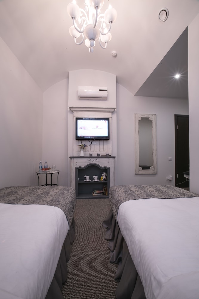 Standard Twin Room photo 2