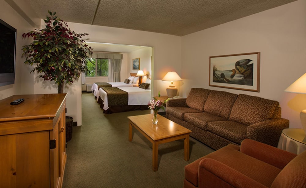 Junior Suite, 2 Queen Beds, Non Smoking, Private Bathroom (Coast Premium two Queens Junior Suite) - Photo 1