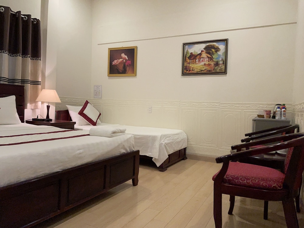 Family Triple Room, 1 Bedroom, Patio, Garden View