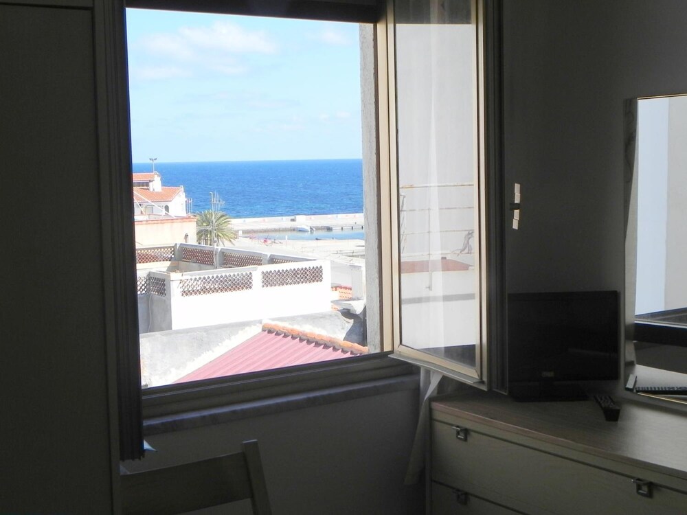 Standard Double Or Twin Room photo 3